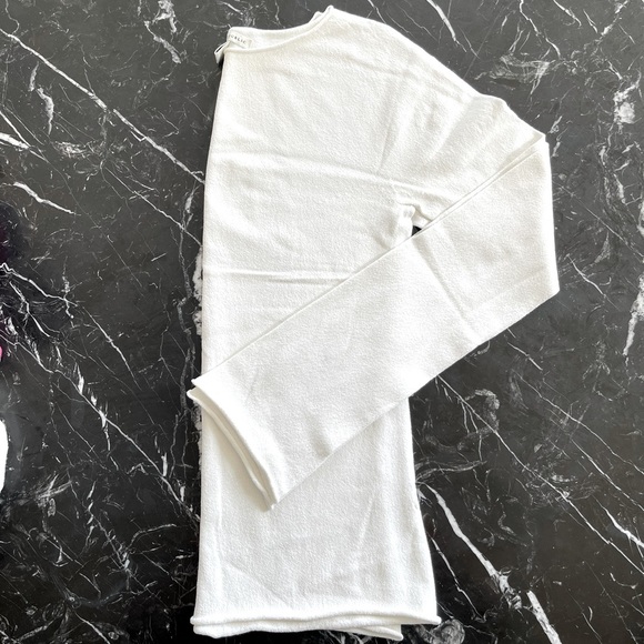 Banana Republic White Long Sleeve - Picture 2 of 2